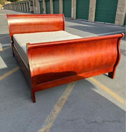 Queen bed with mattress
