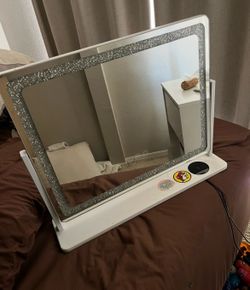 Vanity mirror