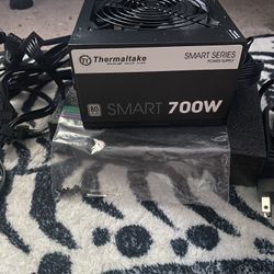 Thermaltake Smart 700W 80+ White Certified PSU, Continuous Power with 120mm Ultra Quiet Fan, ATX 12V V2.3/EPS 12V Active PFC Power Supply PS-SPD-0700N