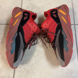 Aadidas Yeezy Boost 700 Hi-Res Red Size 13.5