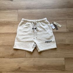 Men’s fear of god light oatmeal essentials shorts