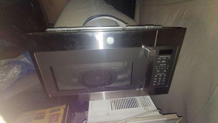 GE Appliances under cabinet microwave 1000 watt