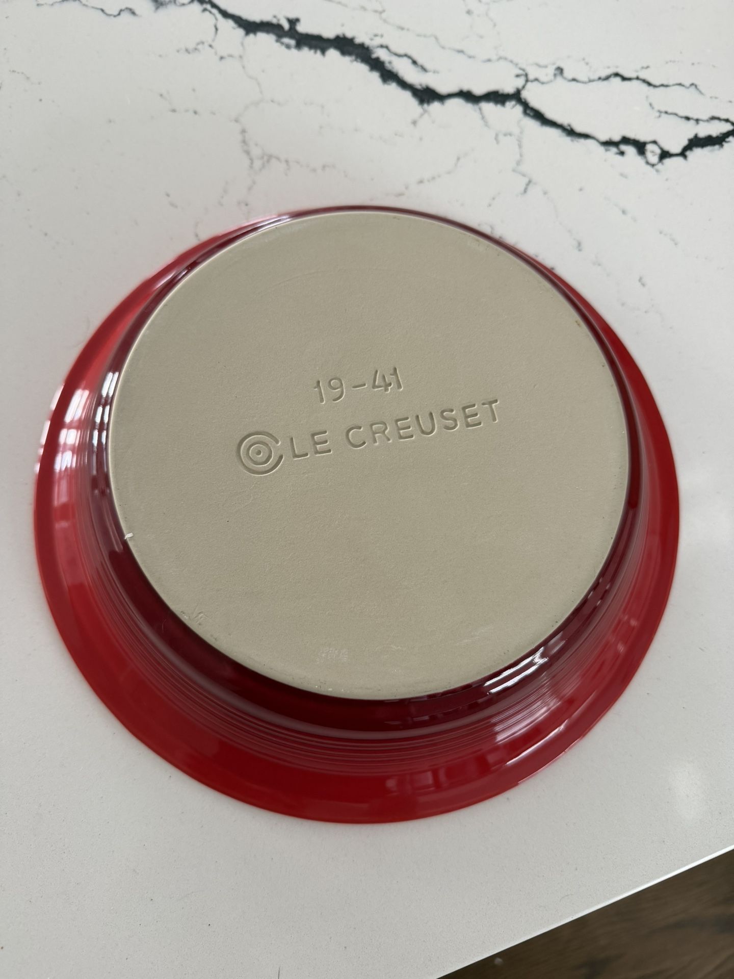 Le Creuset 10” Pie Baking Dish