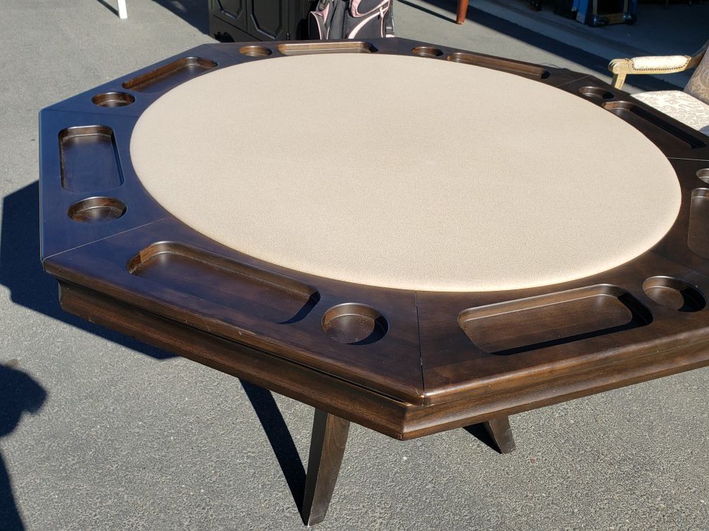 Octogon 8 Section Poker Table