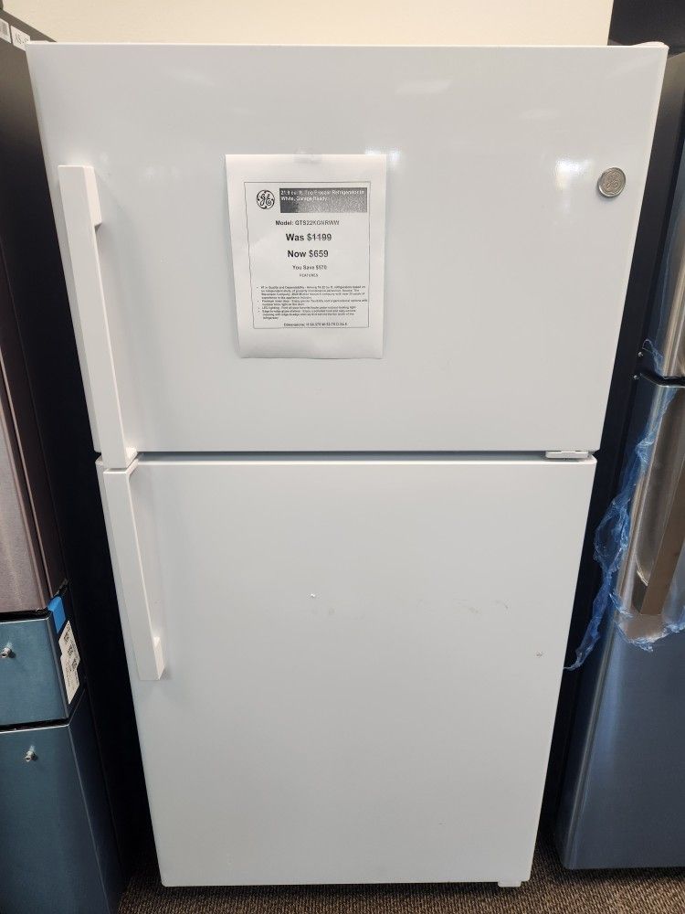 21.9 cu. ft. Top Freezer Refrigerator in White. Garage Ready