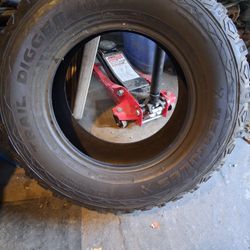 HERCULES TRAIL DIGGER M/T 33X12.50R17 