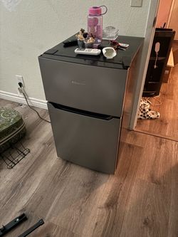 Hisense mini fridge