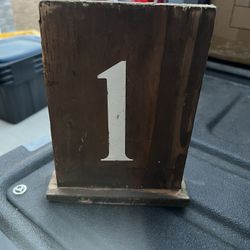 Rustic table numbere