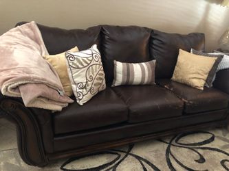 Sofa / Cama/ Bed   free need help to move out