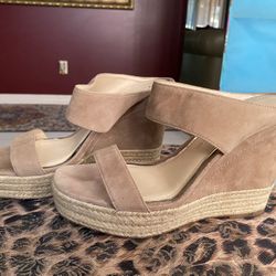 Fantastic Beige Wedges Size 8 😍😍