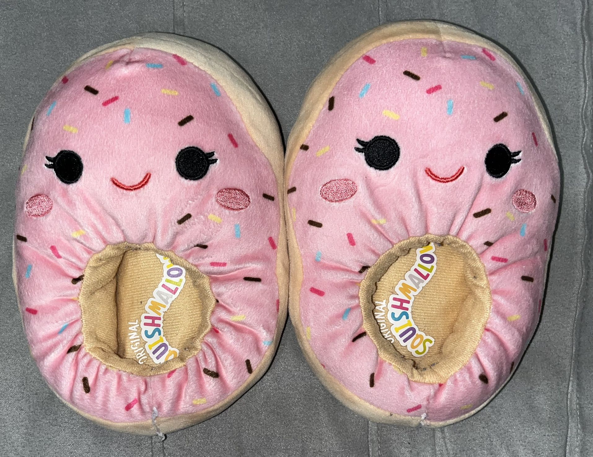 Squishmallow Kids Size 11-12 Dabria the Donut Slippers - EXCELLENT CONDITION