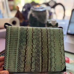Cross Shoulder Purse 
