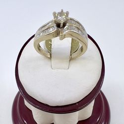 14k White Gold & Natural Diamonds Ring Size 7.5