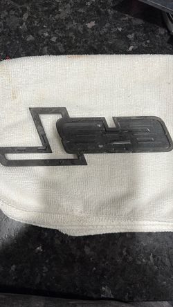 Chevrolet Camaro emblem
