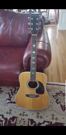 Suzuki tree-s F-200 , guitar