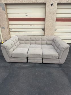 WITH DELIVERY Light Gray Modular Sectional couch