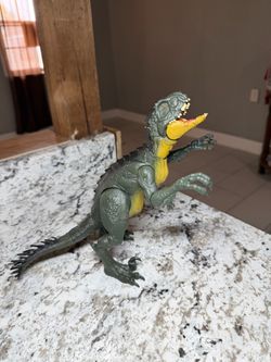Jurassic World Camp Cretaceous SCORPIOS REX Dino Escape - Slash 'N Battle Figure