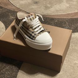 Lmk Luxury Burberry Shoes 