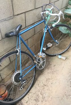 Road bike univega