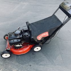 Toro Honda Commercial Self Propelled Lawnmower 