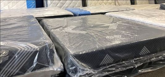 Queen Size Pillow Top Mattress Set