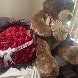 Huge Teddy Bear And Bouquet