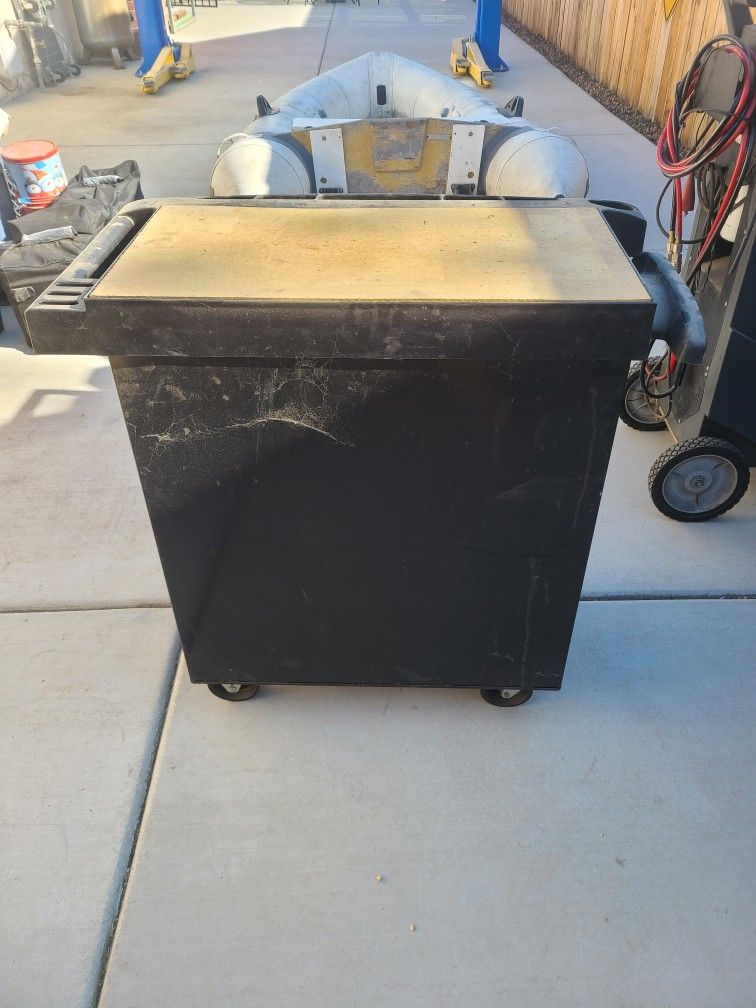 Craftsman Roll Around Tool Box With Tools