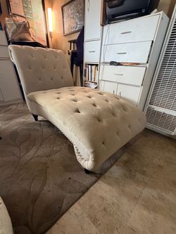 chaise lounge