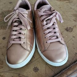Womens Nike Rose Gold Shoes Size 8