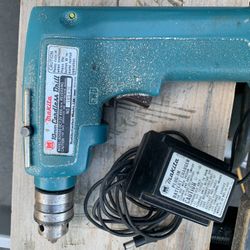 Makita 7.2v Cordless Drill And Charger