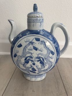 Vintage Antique Chinese Blue and White Moon Flask Teapot