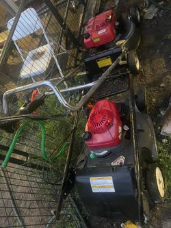 4 Honda lawn mowers