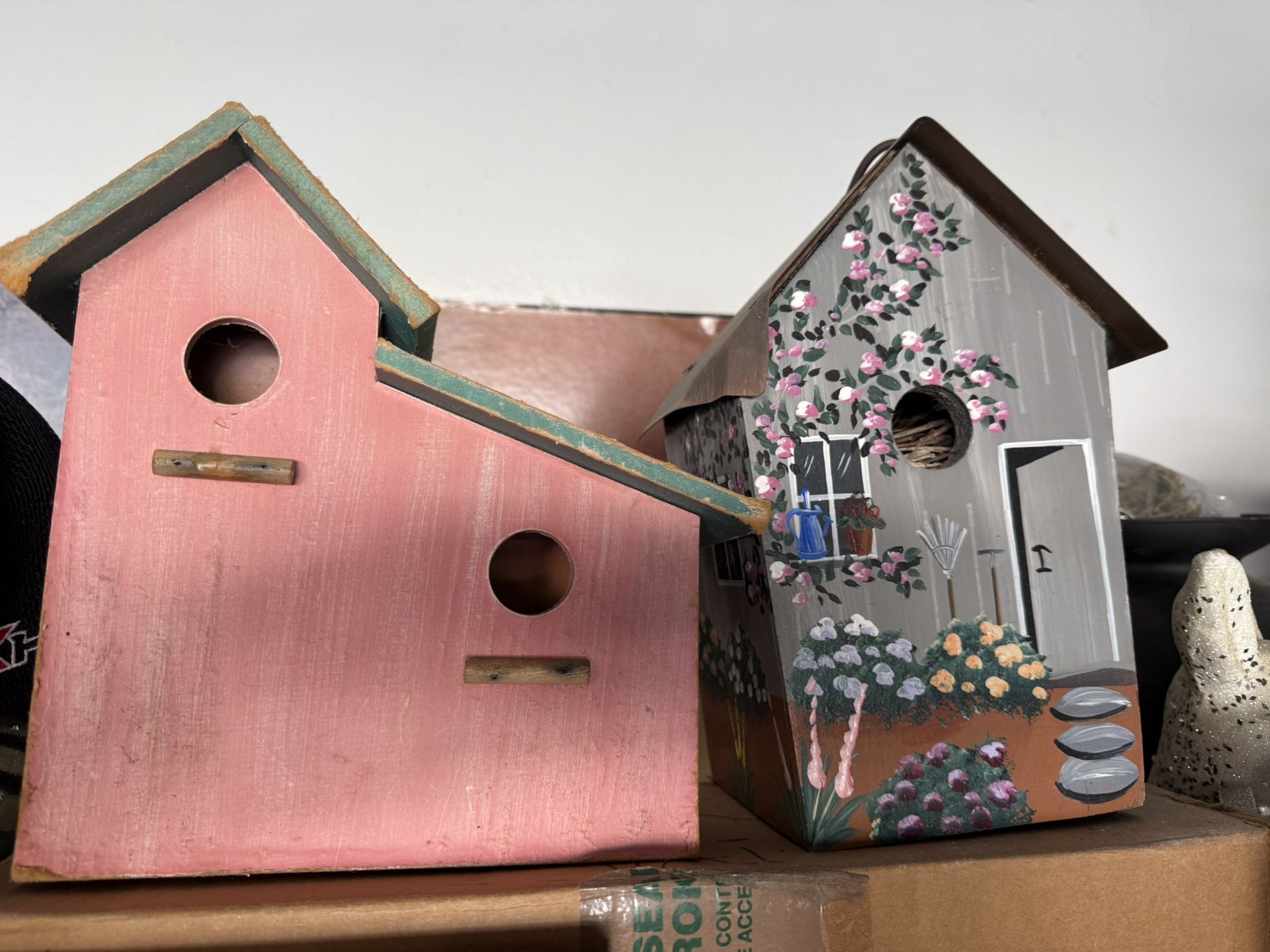 Two beautiful Decorative Birdhouses. Just $15/ both👍.