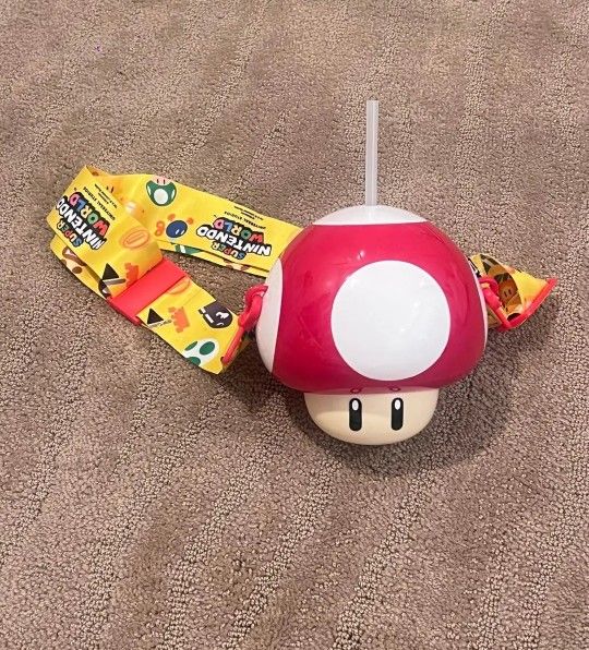 Universal Studio Mario, super Mario water cup mushroom cup