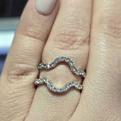 Sparkling 14k Contour Curved Diamond Wedding Band