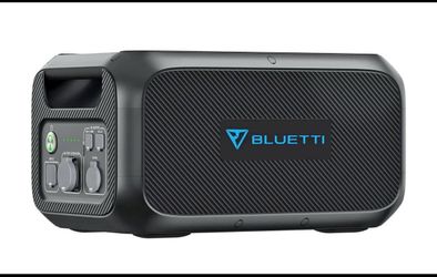B230 equipped with 2048Wh capacity. One 100W USB-C, a 12V/10A car output and a USB-A ports. Versatile power inputs allow you to recharge no matter whe