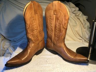 Brown cowboy boots 9.5