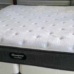 USED KING SIZE BEAUTYREST MATTRESS ONLY 
