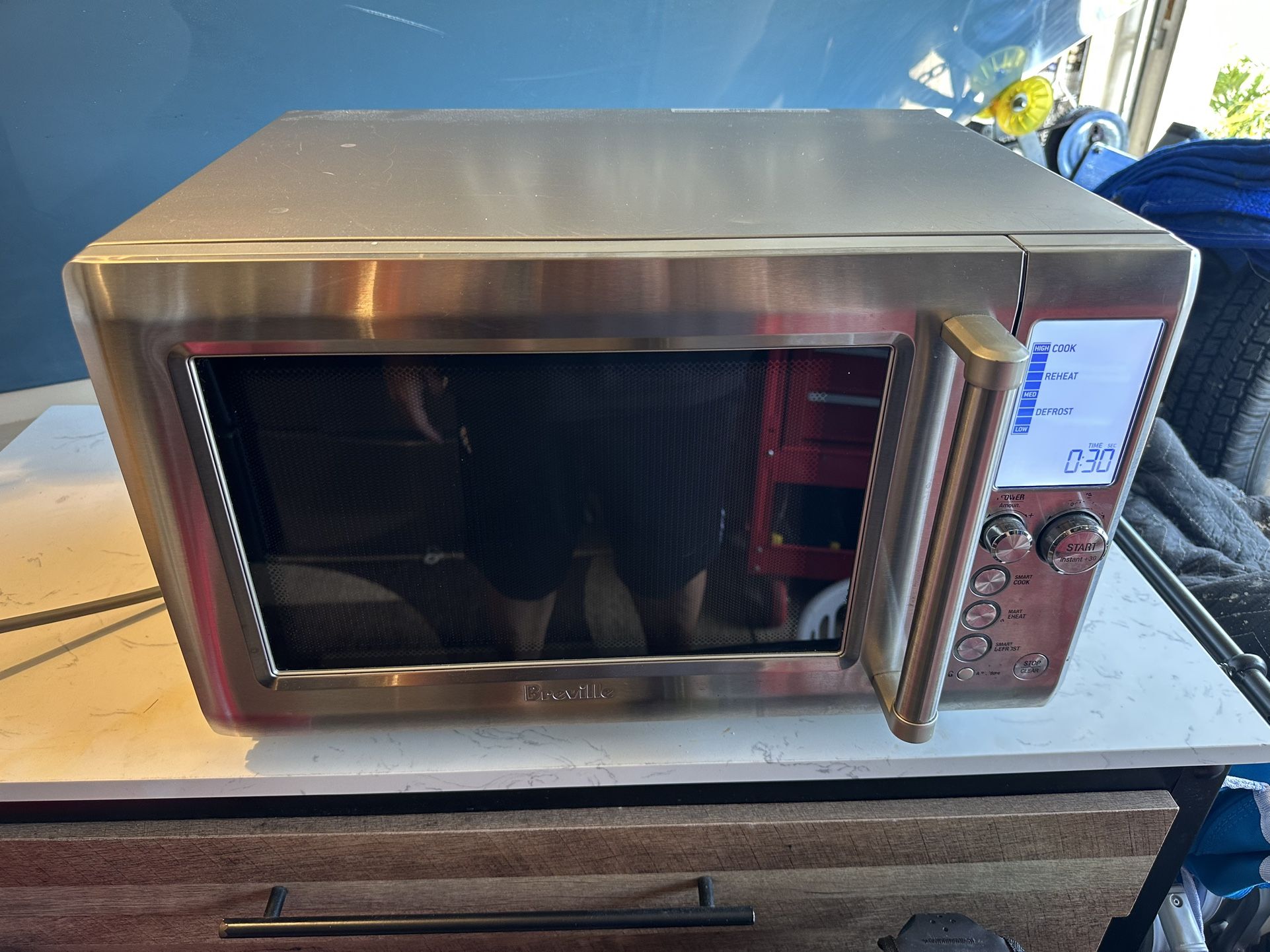 Breville Smooth Wave Microwave