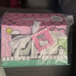 Hello Kitty Throw In Box 