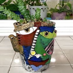 Abstract Face planter with Succulent Potted 🪴 Please Read Description 🪴 