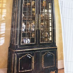 Les Marches China Cabinet