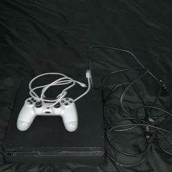 PS4 Slim With Controller