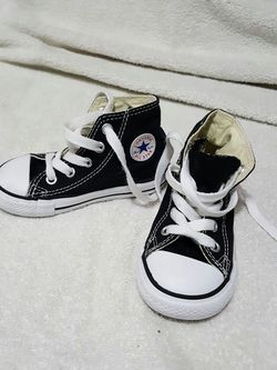 Converse kids size 6