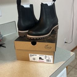 Chaco WOMEN'S FIELDS CHELSEA WATERPROOF BOOT