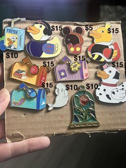 Disney pins