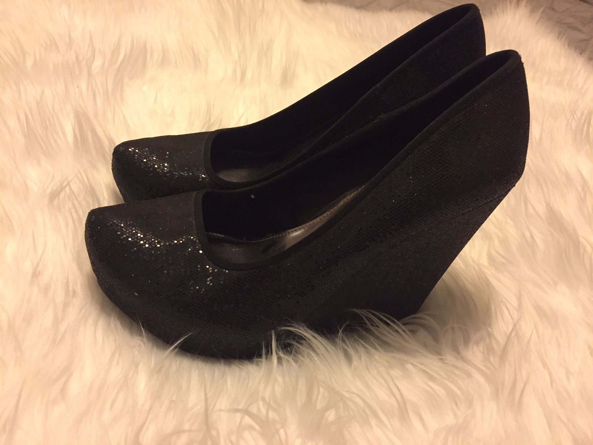 Woman Black Glitter Wedges 8 1/2