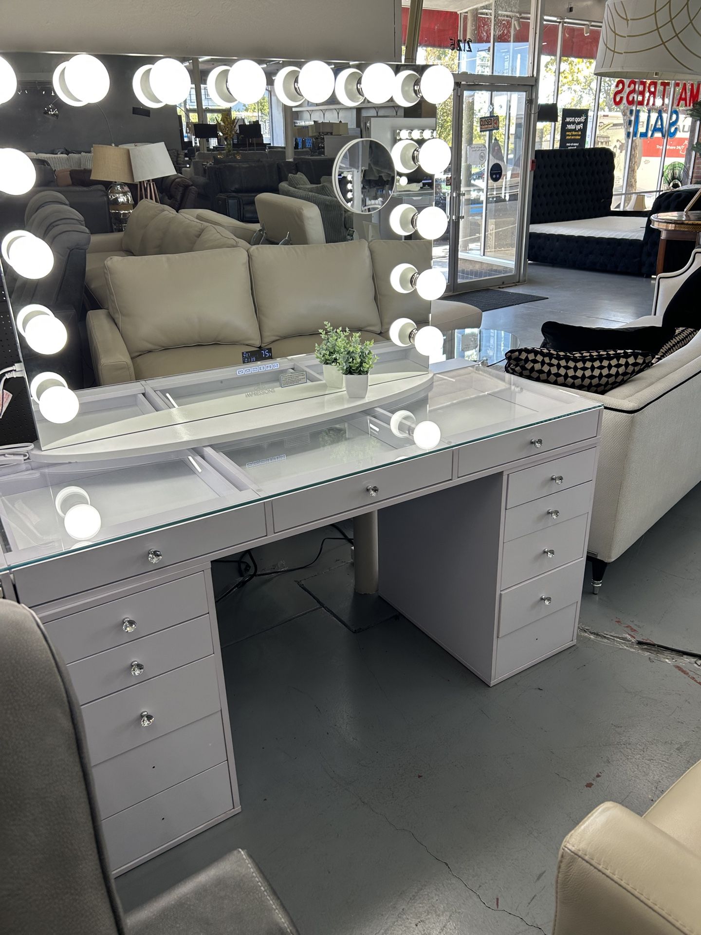 $$ Nice Vanities In Stock/ Tocadores/ Espejos And More…c