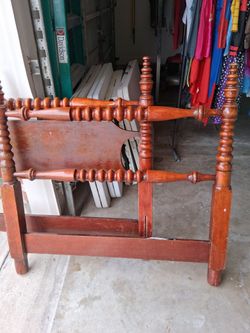 Twin antique bed