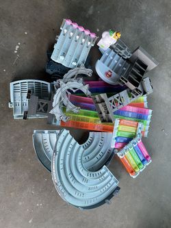 Hot Wheels Mario Kart Rainbow Road Raceway 